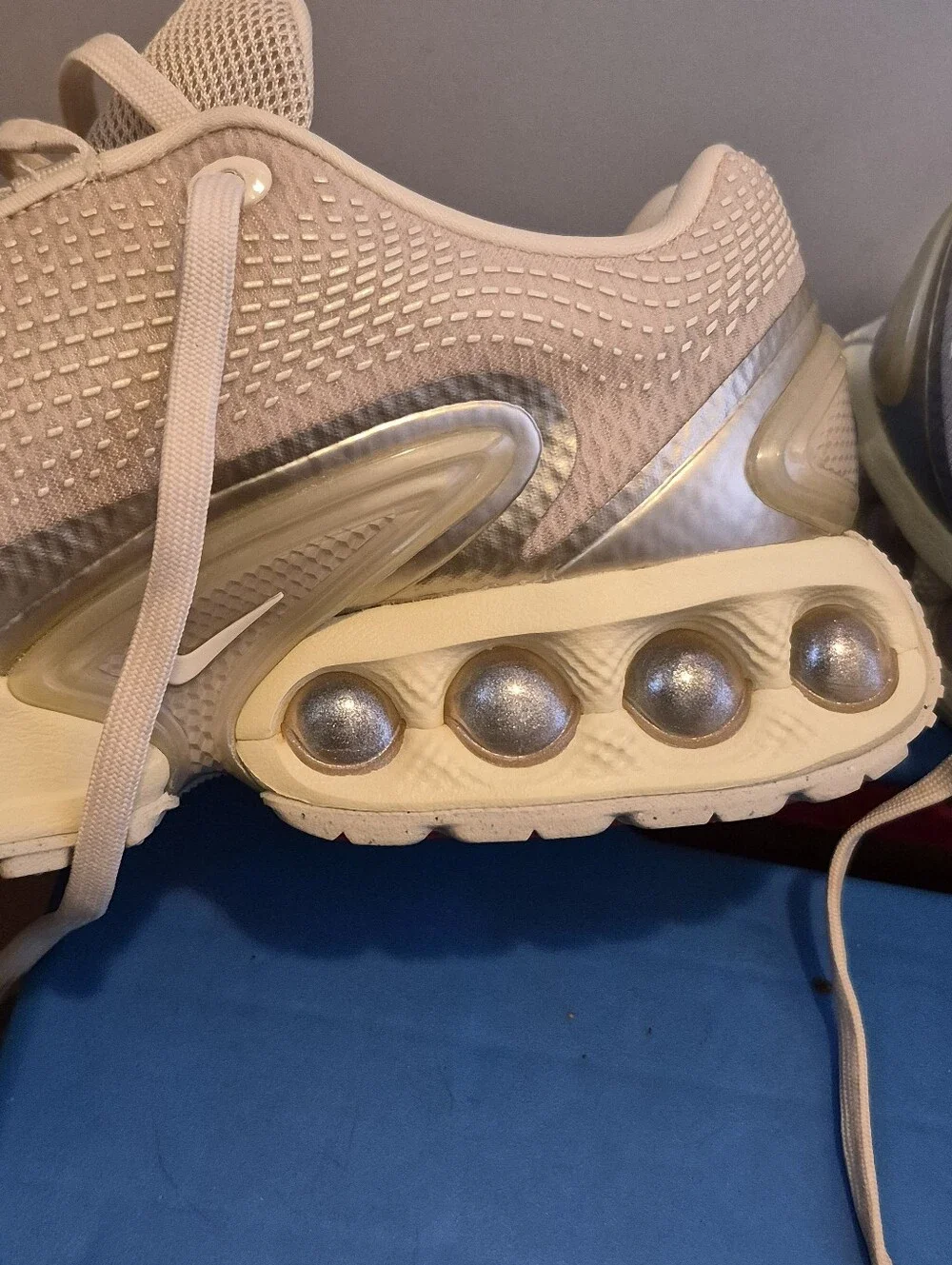 NEW Women's Nike Air Max DN LT Khaki/Fossil-Team Gold (HV4861 200) - SIZE 7